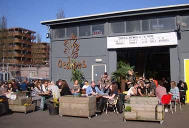 Denk aan functies al het skate café, of een sportschool bij wonen, maar ook aan food gerelateerde leisure in de culinaire straat. Type functies: Leisure: sport(school), uitgaan, cultuur.