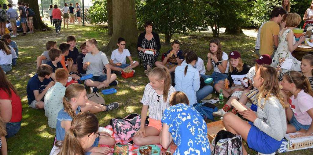 Nog twee weken en een nieuw schooljaar vangt aan. We hopen dat jullie met volle teugen konden genieten en dat jullie de nodige energie opdeden om met overtuiging aan de start te verschijnen.