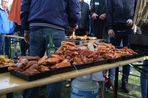 zondag, verzorgd door TVG Lunches, verzorgd door Zuidvogelsopreis