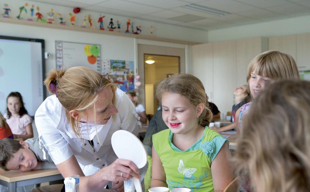 xx xx Op bezoek bij groep 5 en 6 Doelgroep Kinderen in groep 5/6 zijn 8 tot 10 jaar oud. Deze kinderen kunnen alle woorden lezen en zijn taalvaardig.