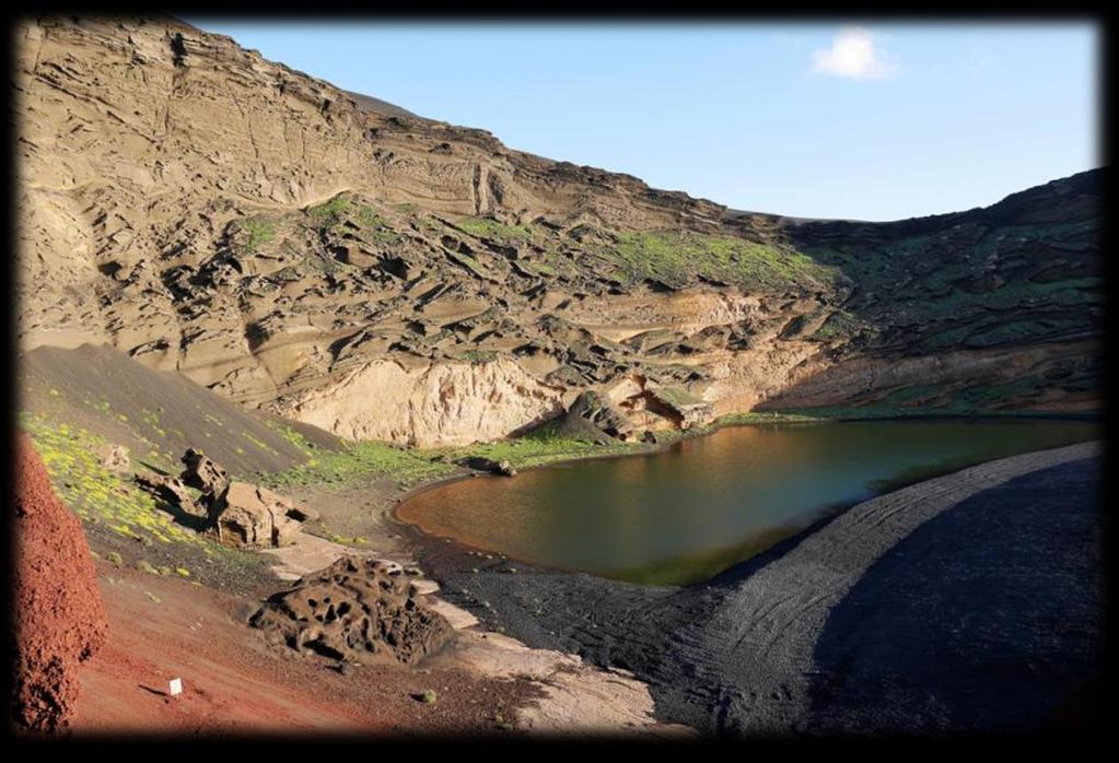 En uiteraard brengen we nog een bezoek aan het Charco de los Clicos ook wel Laguna Verde genoemd (groene lagune).