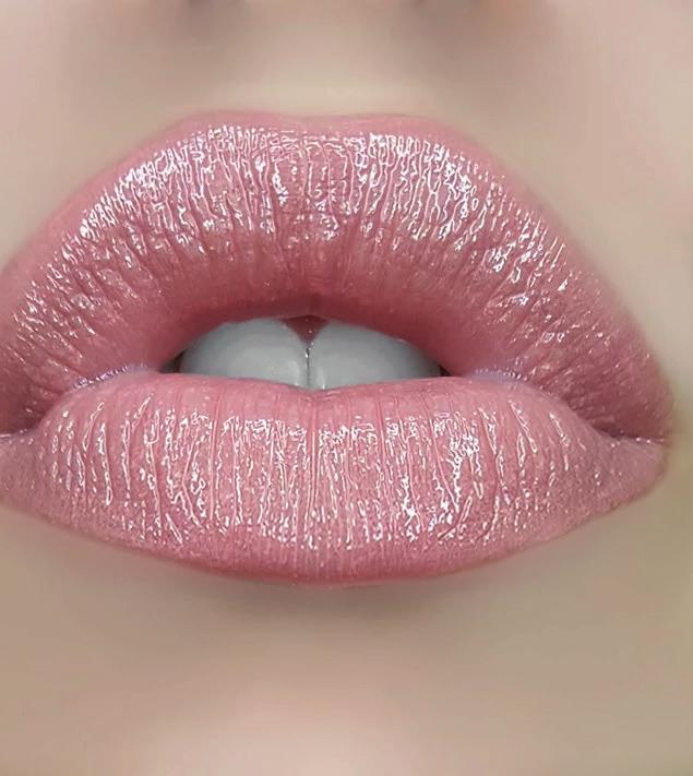 een lipgloss met natuurlijke kleur!