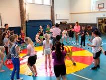 kennismaking met het circus sport/bewegen Tijdens de VSD Kennismaking met Circustheater ga je lekker oefenen en spelen met circusmateriaal. Je hoeft het nog helemaal niet te kunnen.