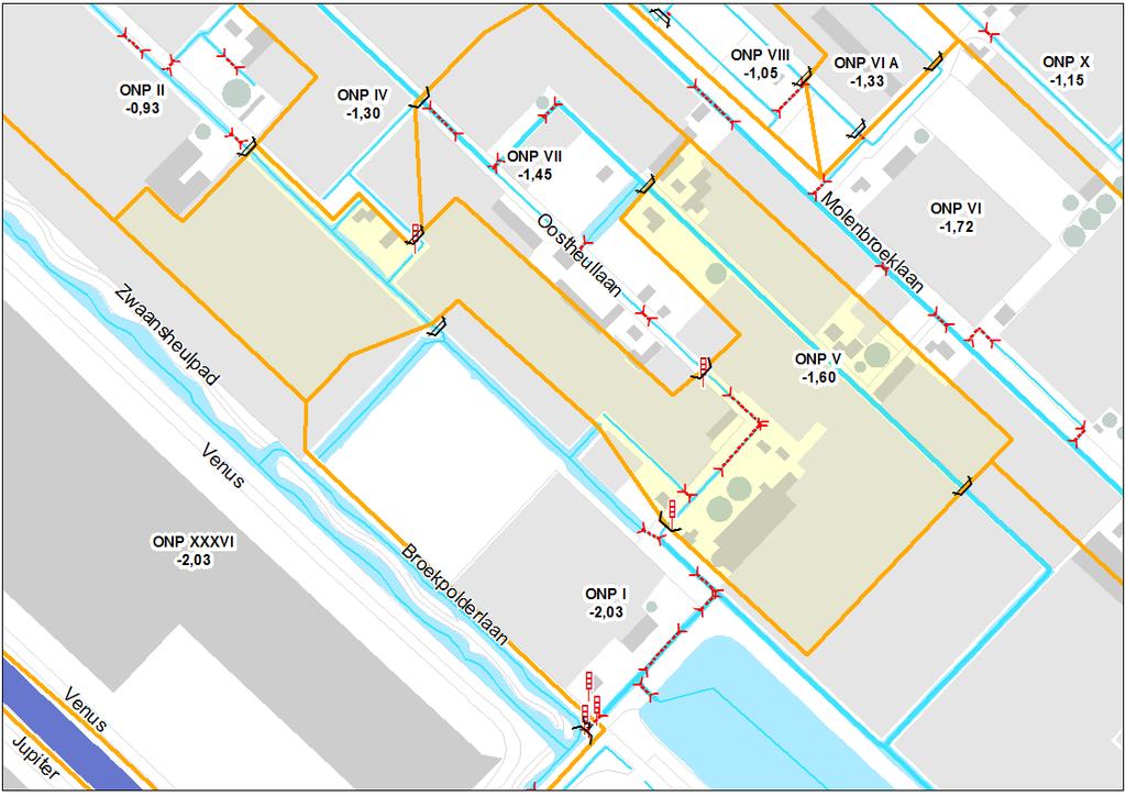 Gebied en huidige praktijk Waterhuishouding peilgebied ONP V 1 3 4 2 5 6 Figuur 1: De ligging van peilgebied ONP V 1. Vanuit ONP II wordt overtollig water afgevoerd over een schotbalkstuw. 2. Vanuit ONP VII wordt overtollig water afgevoerd over een schotbalkstuw.