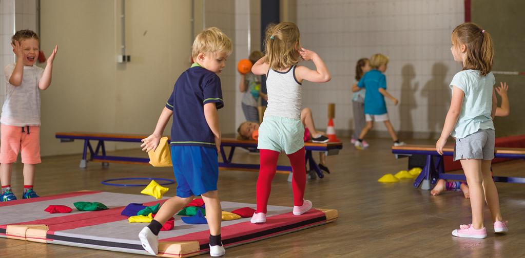 12. Kleuters In de kleutergroepen hebben we gekozen voor een organisatievorm waarbij kinderen in de leeftijd variërend van 4-6 jaar in één groep bij elkaar zitten.