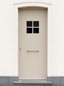 MATERIAALKEUZE Sta stil bij uw materiaalkeuze Uw deur moet er staan als een huis, in weer en wind, jaar in jaar uit.