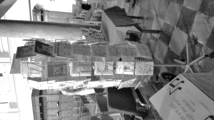 Kaartenmolen Nog steeds staat er in de Gasthuiskerk een zogenoemde kaartenmolen. Hierin vindt u een grote sortering te koop van allerhande kaarten om te versturen.