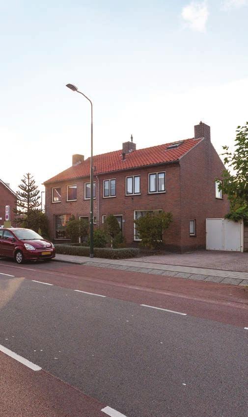 INTRO Unieke kans! Deze woning op een ruim perceel van ca. 325 m 2 gelegen leent zicht uitstekend voor een gezin met behoefte aan veel tuin, de kleine zelfstandige en of hobbyist.