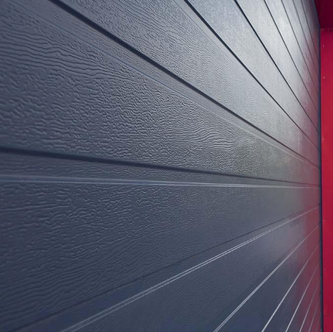 De kleuren komen nauw overeen met het RAL-systeem. Zowel de binnen- als de buitenkant van de garagedeur kan in een andere RAL- of DB-kleur worden gecoat.
