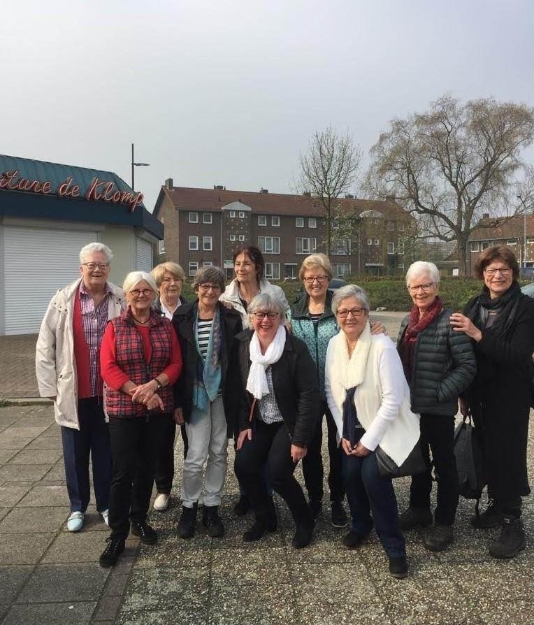 Terugblik activiteiten april 2019 Midweek wandelen 8-12 april 2019 Op acht april vertrokken wij, tien sportieve dames, gepakt en gezakt, richting België.