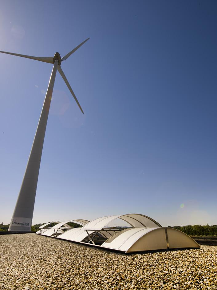 INTRO " GRATIS DAGLICHT EN BESPARING OP ENERGIEKOSTEN." Er zijn maar weinig gratis zaken die zoveel voordelen bieden als natuurlijk daglicht. Daglicht in onze thuisomgeving vinden we evident.