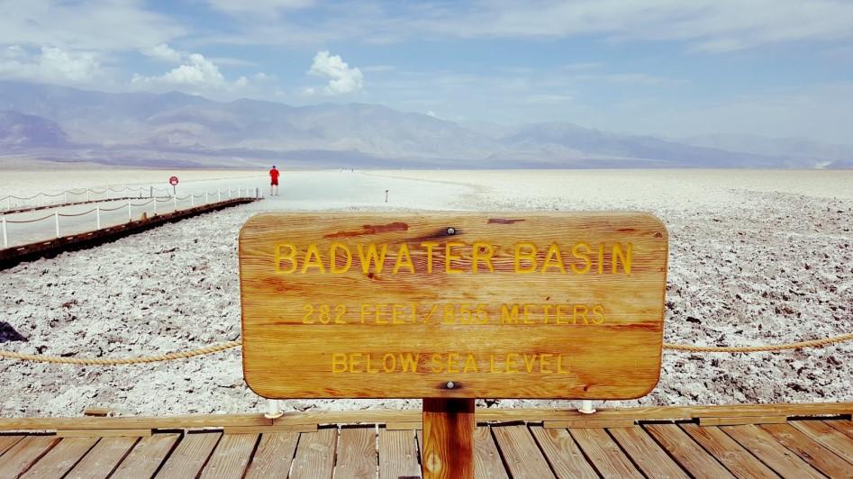 Op onze route, maken we haltes langs Father Crawley en Zabriskie Point voor prachtige panoramische uitzichten over de Panamint Mountains en de