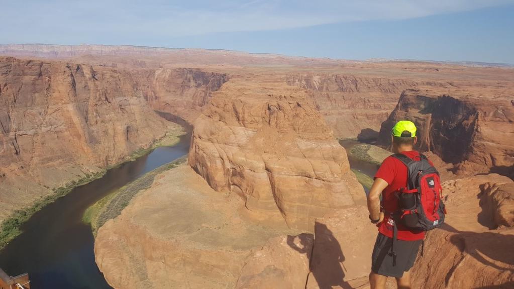 We rijden verder richting Dead Horse Point waar we een adembenemend zicht over Canyonlands genieten. Hier beleven we van een avontuurlijke rit op de Shafer Trail in een 4x4 voertuig.