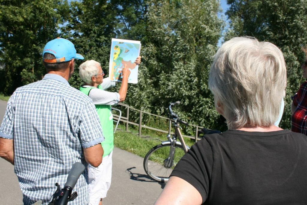 Staand op de dam van Busch en Dam