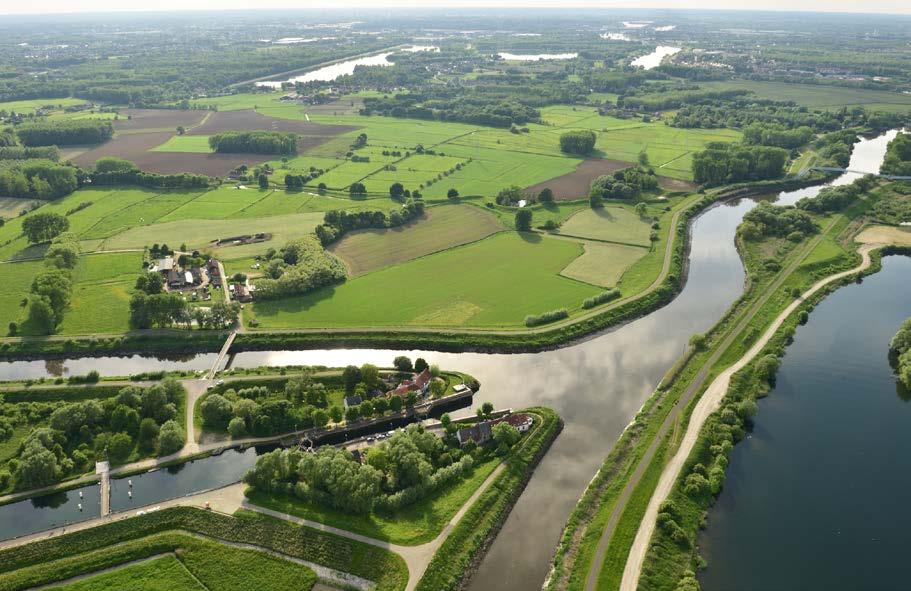 Dijle, Zenne en kanaal Leuven-Dijle Vilda - Yves Adams RI VIEREN Een verrassende erfgoedwandeling, een fietstocht langs de oevers van onze rivieren, een adembenemende zonsondergang of de magie van