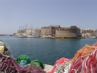 11 Puglia Puglia, de hak van de Italiaanse laars, is een vlak gebied met 800 km kustlijn.