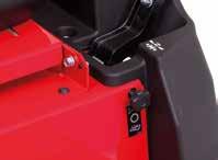 Voet bediend maaidek lift mechanisme Niet langer manueel het zware maaidek omhoog heffen. Gelast stalen frame De ZTX serie kan zelfs de zwaarste terreinen te baas.