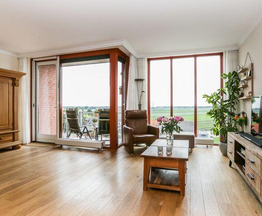 Wij gaan verkopen, een prachtig en instapklaar 3- kamer appartement gelegen aan de Klipperdijk 51, Poelpolder zuid.