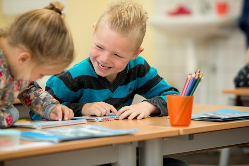 groep maandag dinsdag woensdag donderdag vrjidag groep 1/2 A juf Polstra juf Polstra juf Polstra juf Polstra/ juf Hoogeveen Juf Hoogeveen groep 1/2 B juf Huigen juf Huigen juf Fidom juf Fidom Juf