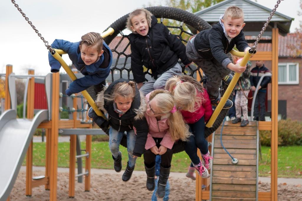 Positive Behavior Support op de Juliana van Stolbergschool Sinds 2012 wordt er hard gewerkt aan het neerzetten van een positief basisklimaat.