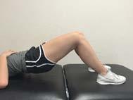 Oefening 1: Strekken van de knie Ga op uw rug liggen Strek beide benen Duw de knieholte in het bed Trek de tenen naar u toe Houdt deze positie 5