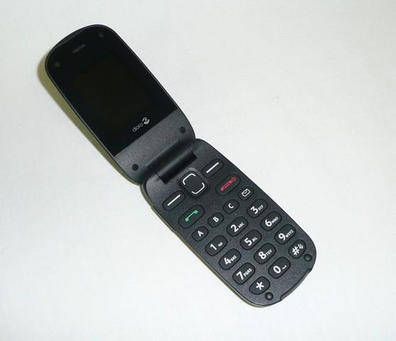 020001812 GSM Doro 606, klaptelefoon met groot scherm, gemakkelijk te bedienen, toetsenbord met gescheiden toetsen, 3 nummers direct oproepbaar en telefoonboek voor 100 namen,