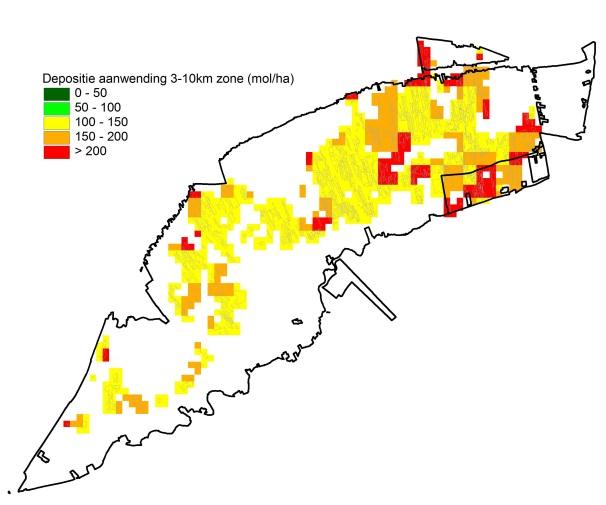 Figuur 13 Met INITIATOR berekende NH 3 -depositie door de NH 3 emissie voor beweiding, aanwending van dierlijke mest en kunstmestgebruik, stallen
