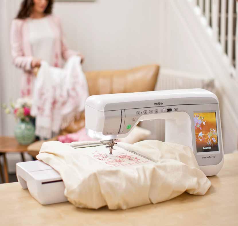 V5 V5 De snelle naai-, quilt- en borduurmachine met lange vrije arm, voor optimale creativiteit.