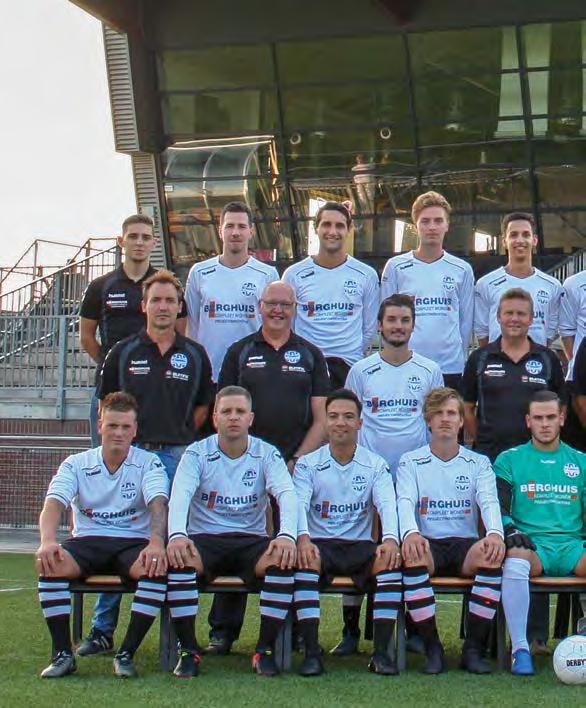 Bovenste rij vlnr: Paulo Klazinga (verzorger), Paul Roetert, Mattis Janse, Michiel Hullegie, Delano Haulussij, Nick Mulder, Jip Ellenbroek, Koen Klosters, Leon Aarnink, David Klopman, Tonny van Dorst