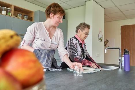 6.2 Nieuwe cliëntenraad Thuiszorg De nieuwe cliëntenraad voor de Thuiszorg werd in december 2017 geïnstalleerd en is in februari 2018 voor het eerst in vergadering bijeen geweest.