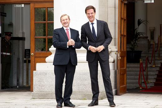 Premier Rutte met zijn Ierse collega Enda Kenny Merrion Street / Flickr De brief gaat over de Economische en Monetaire Unie (EMU) en benadrukt de noodzaak om de Bankenunie af te maken en het ESM