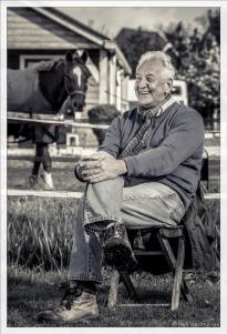 Harry G. Selier begeleider Als zeer ervaren trainer en coach gebruikt Harry Selier de afgelopen 21 jaar De Paardenspiegel om zijn deelnemers een echte ontmoeting te laten beleven.