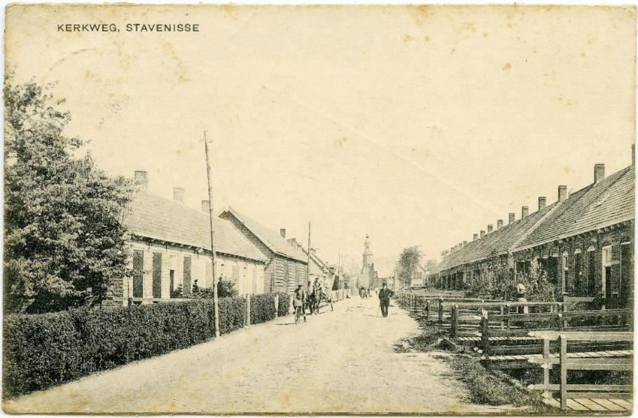 Stavenisse Stavenisse was voor de gemeentelijke herindeling op het eiland Tholen van 1 juli 1971 een zelfstandige gemeente met een oppervlakte van ca. 1097 ha.