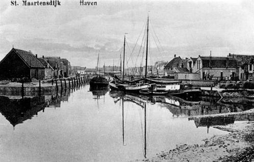 Wel worden op deze kaart een bebouwing en bomen weergegeven ter plaatse van de voormalige westelijke havenkom. Ook is de bebouwing ten zuiden van de Keethil in westelijke richting uitgebreid.