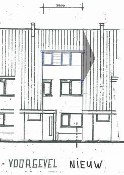 De voorgestelde aangekapte gevelopbouw (ter vervanging van de bestaande dakkapel) is onvoldoende afgestemd op de eerder gerealiseerde aangekapte gevelopbouwen in dit seriematige woningblok.