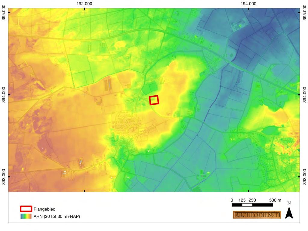 Volgens de geomorfologische kaart ligt het noordelijke deel van het plangebied in een zone met dekzandwelvingen (Bijlage 4, code 3L5) en het zuidelijke deel op een dekzandrug (code 3K14).