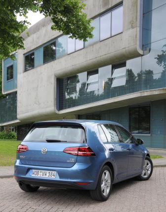 Volkswagen presenteert nu een eenvoudige oplossing: reduceer de inhoud van de motor van de Golf tot één liter.