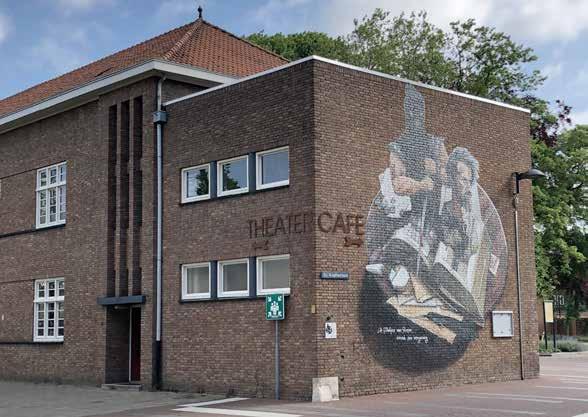 De huidige functie van dit gebouw is Theater en Theatercafé. Daarbij heeft de toneelzaal op de verdieping weer een nieuw leven gekregen en is het met recht een plek van plezier geworden.