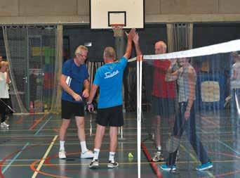 Badminton + Wekelijks wordt er badminton voor 55+ers georganiseerd in de sporthal aan de Kasteellei. Ben je beginner of gevorderde? Iedereen kan hier mee komen spelen!