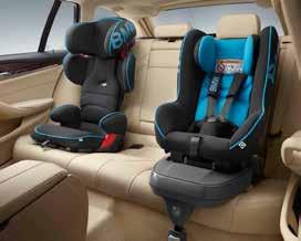 Aanbevolen wordt om de Baby Seat 0+ met de ISOFIX Base aan de ISOFIX houder van de auto vast te maken; hij kan echter ook alleen met de autogordel