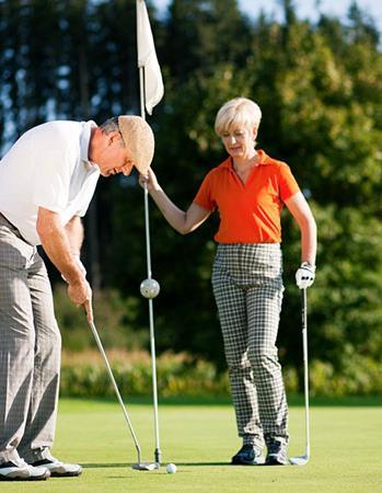 jonger dan 50) Uitstroom van (jongere) leden is aanzienlijk De golfsport is