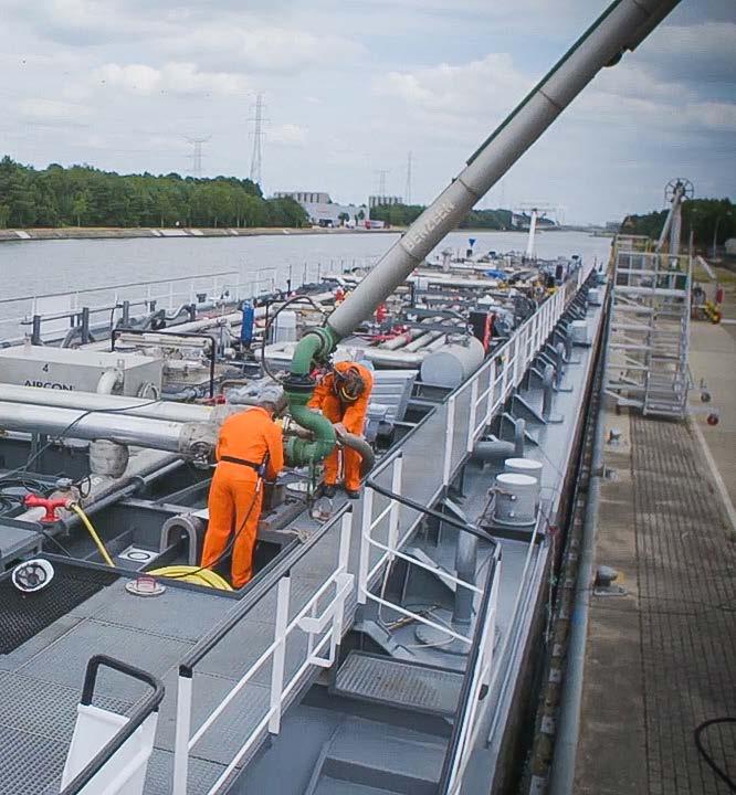 Veiligheid Verkeer en transport Transport over water Aantal scheepstransporten van en naar de aanlegsteiger van BP in Geel 700 650 600 550 500 450 400 350