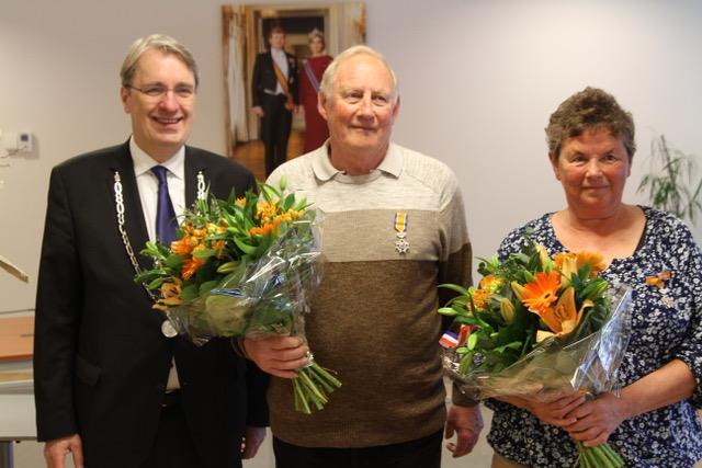 - 4 Naast de enorme lijst aan taken, die jullie in de afgelopen jaren op je hebben genomen (de burgemeester had er bladzijden mee vol staan) is wat mij betreft het meest bijzondere dat jullie het zo