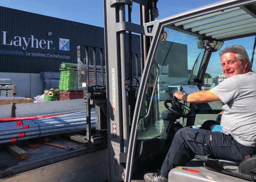 INTERVIEW CHANTAL KUIJSTERS EN HANS HOORNWEG WE ONTVINGEN DE ORDERS IN HET BEGIN OP BIERVILTJES In dit themanummer over logistiek kon een interview met onze eigen specialisten niet uitblijven.