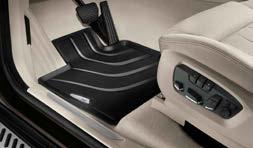 BMW INTERI incl. excl. BMW kledinghanger voor Travel & Comfort System. Alleen in combinatie met Travel & Comfort basisdrager. BMW opklaptafel. Alleen in combinatie met Travel & Comfort basisdrager. BMW universele haak.