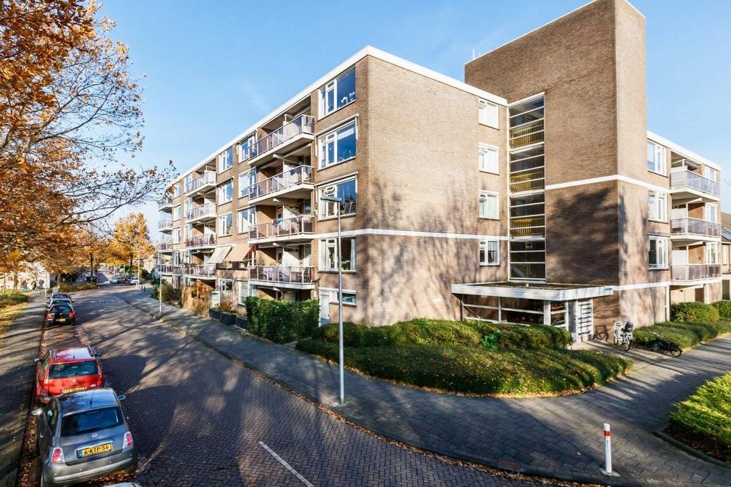 Appartement in de geliefde wijk Berendrecht met: balkon op het westen & op loopafstand van het centrum Het appartement is gesitueerd op de 2 e verdieping van een kleinschalig en goed onderhouden