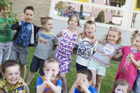 1. Visie Ieder kind heeft recht op een goede samenwerking tussen de ouders en het kindcentrum Voor de ontwikkeling van kinderen is een goed partnerschap tussen de school en de ouders