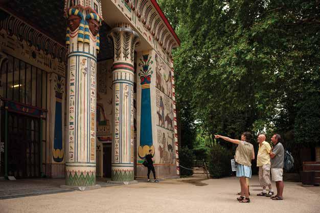 ERFGOEDWANDELING ONTDEK DE RIJKE GESCHIEDENIS VAN ZOO ANTWERPEN Met deze 2 uur durende wandeling, duiken we de rijke geschiedenis in van één van de oudste en mooiste dierentuinen ter wereld.