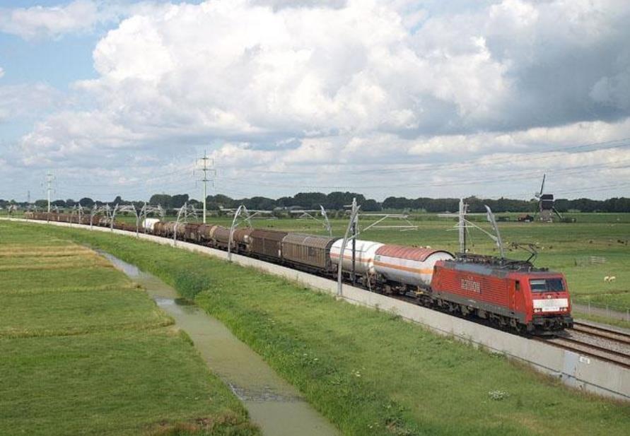 Sinds een aantal jaren beleven locomotief-rijtuigconcepten zelfs een heropleving, bijvoorbeeld in de vorm van de Oostenrijkse RailJet.