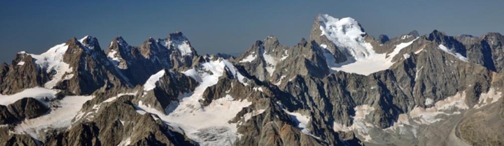 Vooral bekend zijn de sinds 2003 sterk teruglopende gletsjers, waarbij wij zeker ook de bekende "Glacier Blanc" zullen betreden.